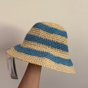 H&M Crochet look bucket hat